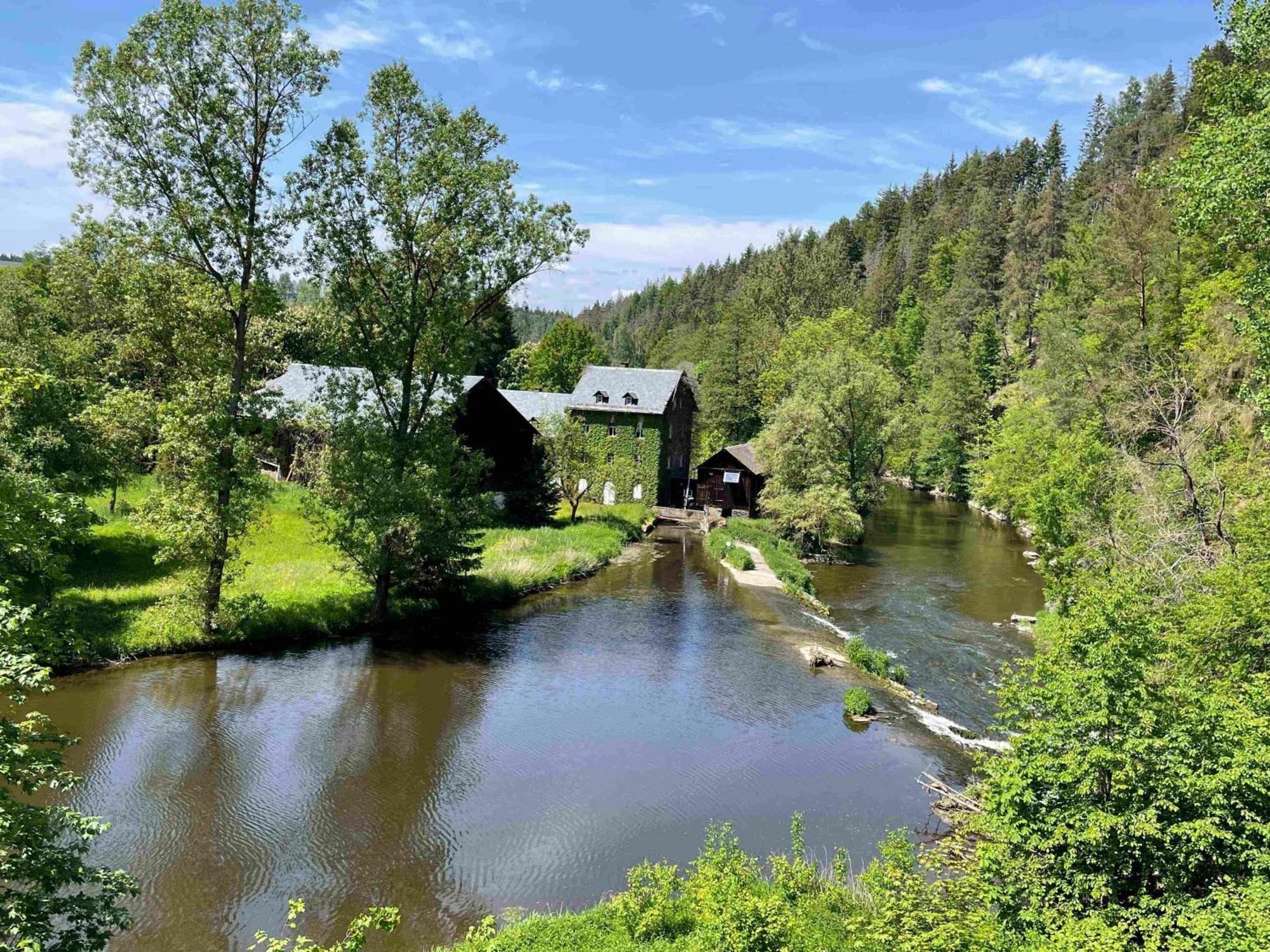 Chalet-Ferienwohnung Schlossblick, 51 Qm, Wellness/Fitness/Sauna - Bergroedelhof Feilitzsch Luaran gambar